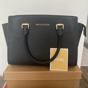 Michael Kors Selma Saffiano Leather Medium Top Zip Satchel Purse Bag, Black
